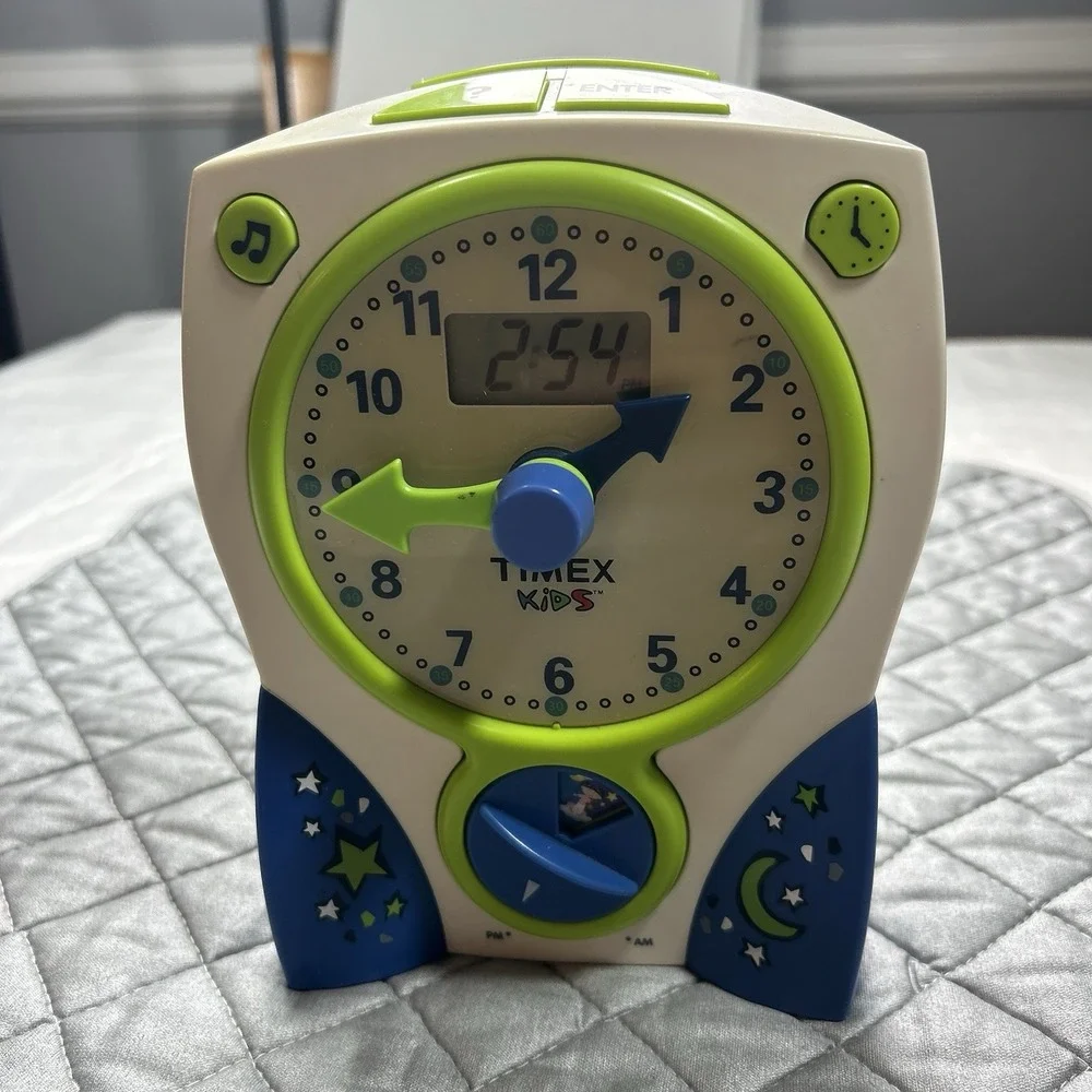 Vintage Timex Kids Time-Teacher Interactive Alarm Clock (Green & Blue)